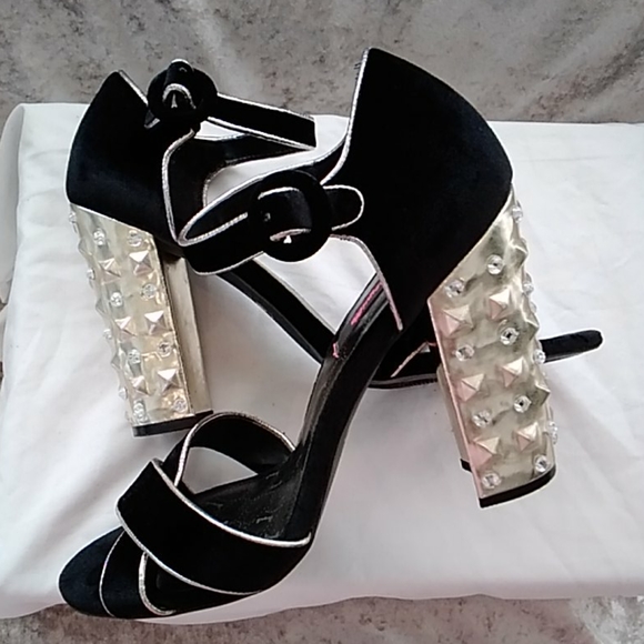 Betsey Johnson Shoes - Picture 6 of 9